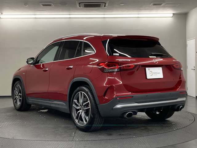 Mercedes-Benz GLA-Class 12