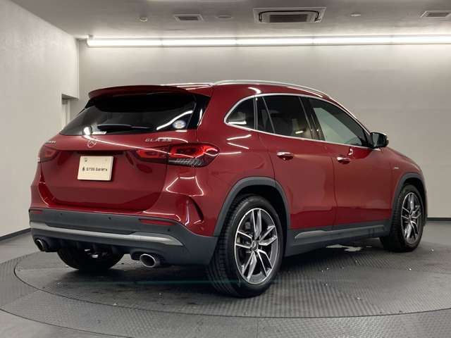 Mercedes-Benz GLA-Class 2