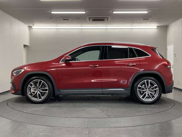 Mercedes-Benz GLA-Class 10