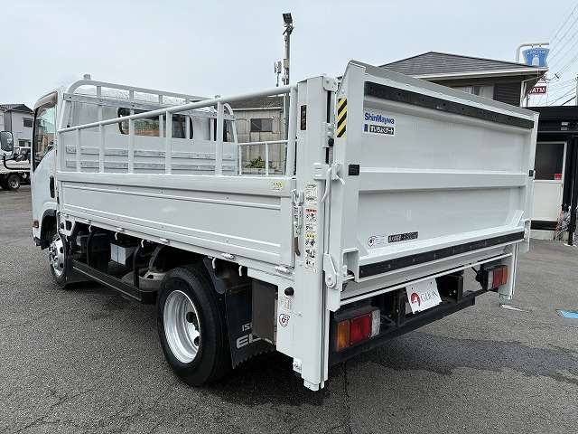 Isuzu Elf 6