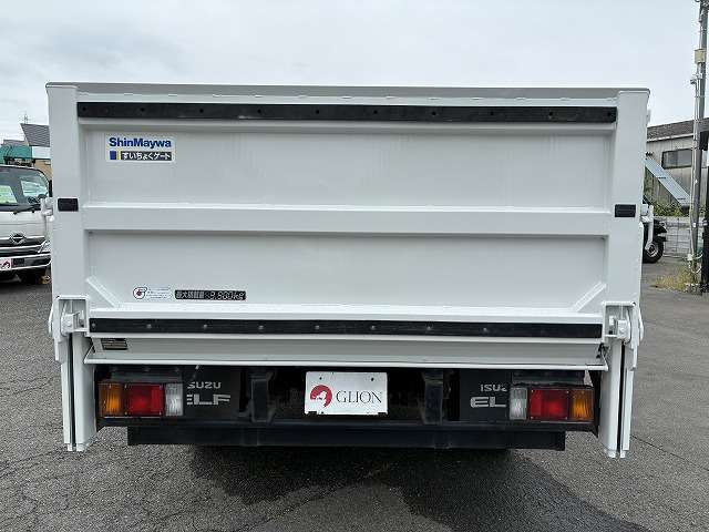 Isuzu Elf 7