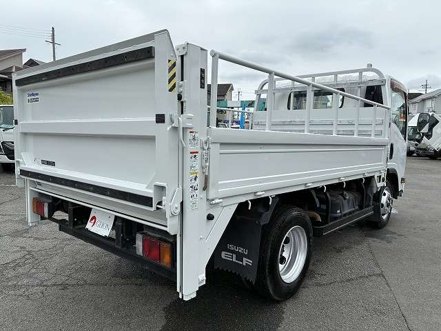 Isuzu Elf 8