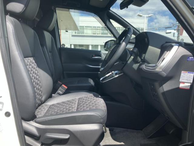 Toyota Voxy 2