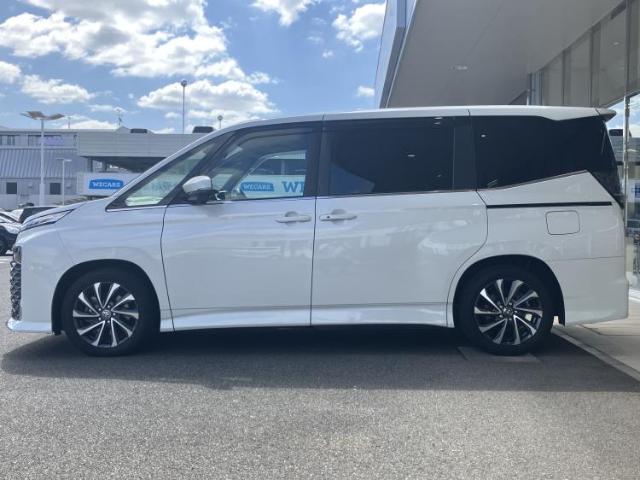 Toyota Voxy 5