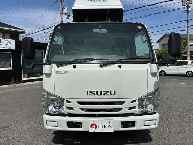 Isuzu Elf 2