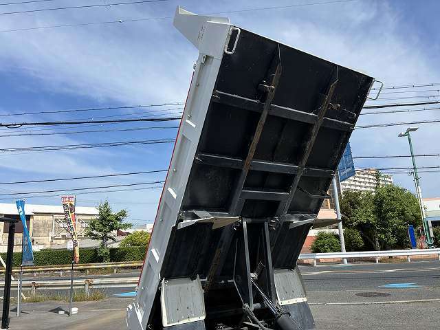 Isuzu Elf 9