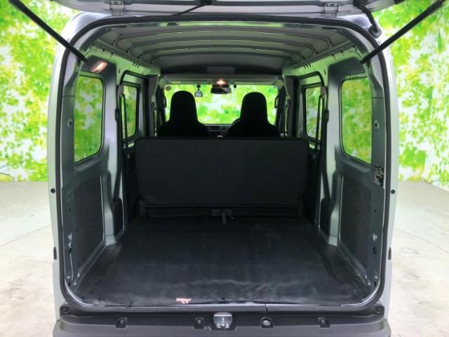 Daihatsu Hijet Cargo 10
