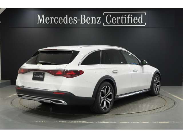 Mercedes-Benz E-Class All-Terrain 3