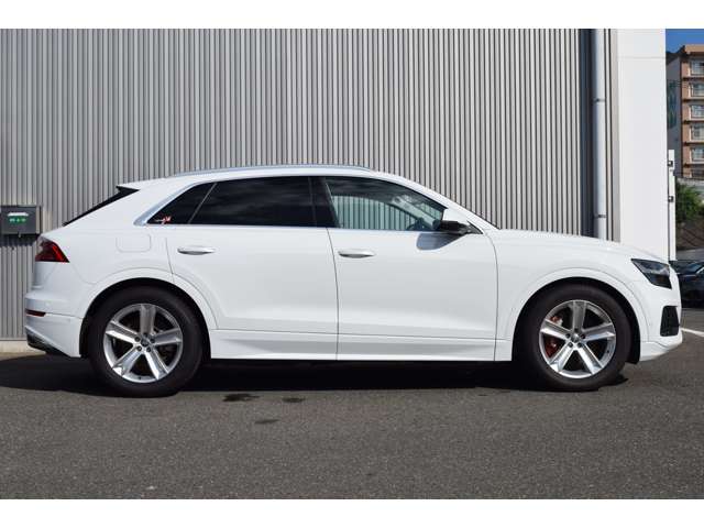 Audi Q8 5