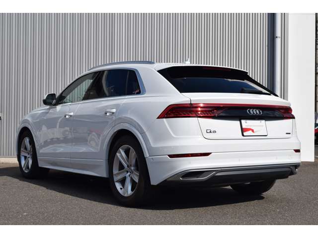 Audi Q8 6