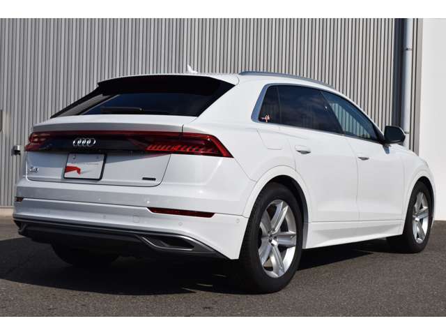 Audi Q8 8