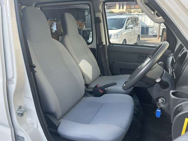 Daihatsu Hijet Cargo 11