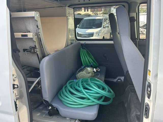 Daihatsu Hijet Cargo 12