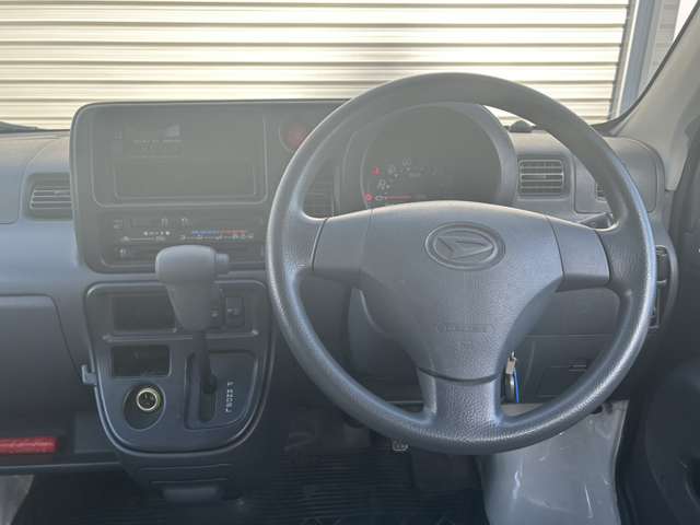 Daihatsu Hijet Cargo 10