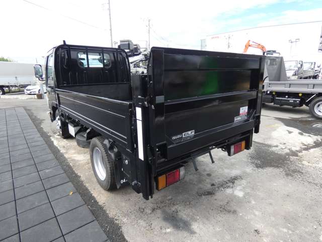 Isuzu Elf 6