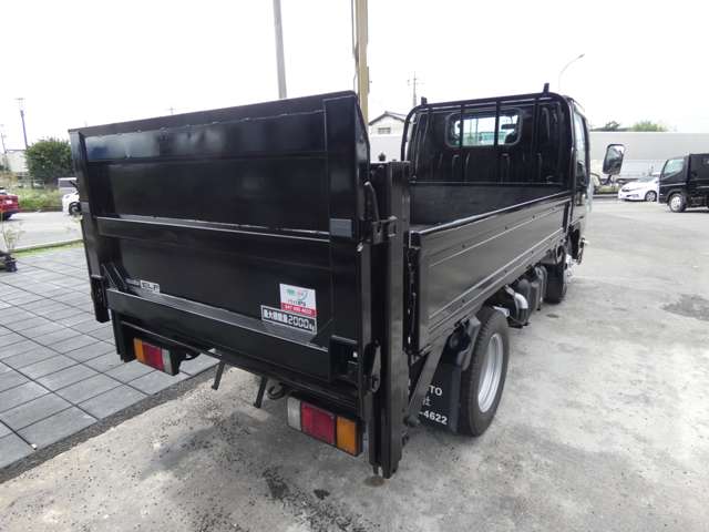 Isuzu Elf 8