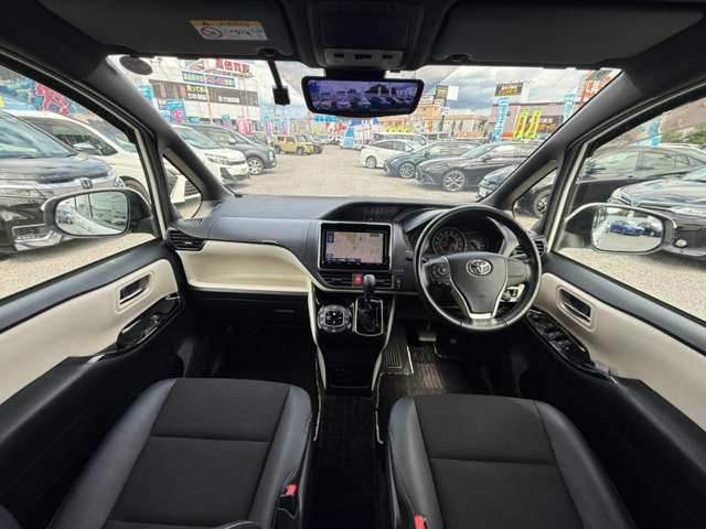 Toyota Noah 12