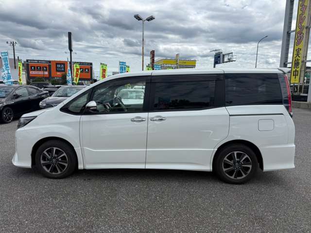 Toyota Noah 8