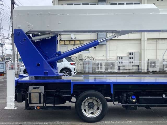 Isuzu Elf 11