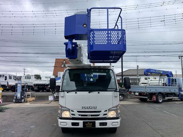 Isuzu Elf 8