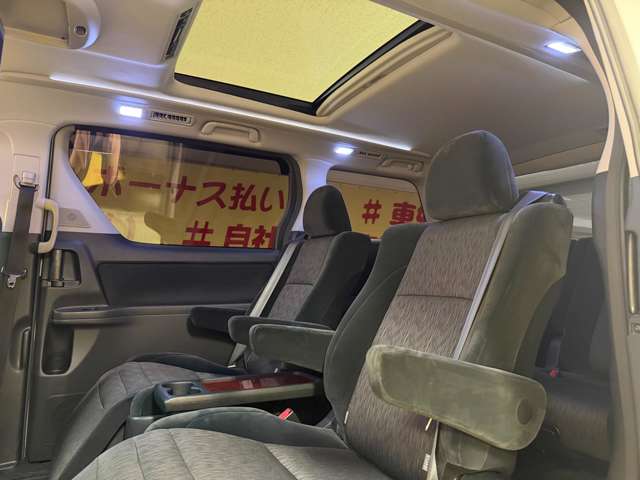Toyota Alphard 12