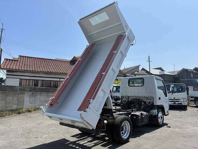 Isuzu Elf 8