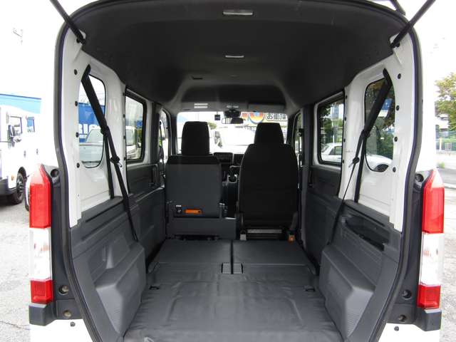 Honda N-VAN 9