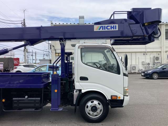 Hino Dutro 10