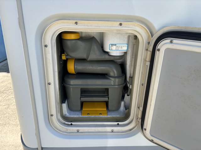 Isuzu Elf 12