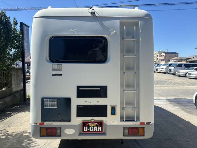 Isuzu Elf 8