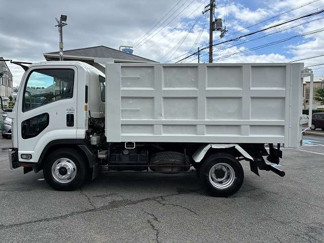 Isuzu Forward 11