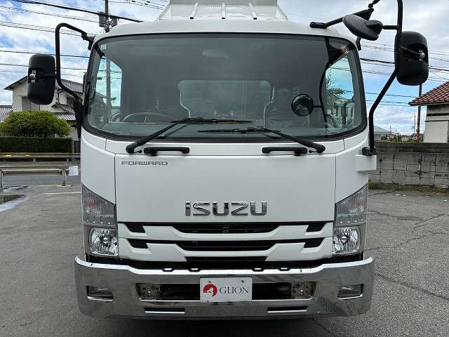 Isuzu Forward 2