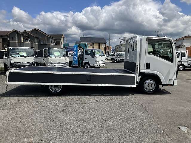 Isuzu Elf 12