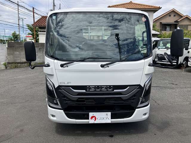 Isuzu Elf 2