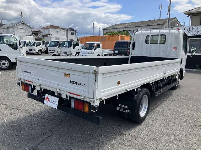 Isuzu Elf 8