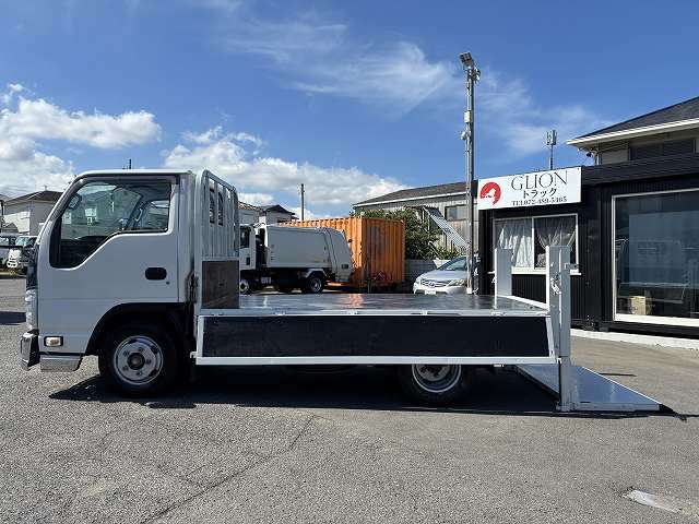 Isuzu Elf 11