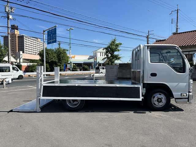 Isuzu Elf 12