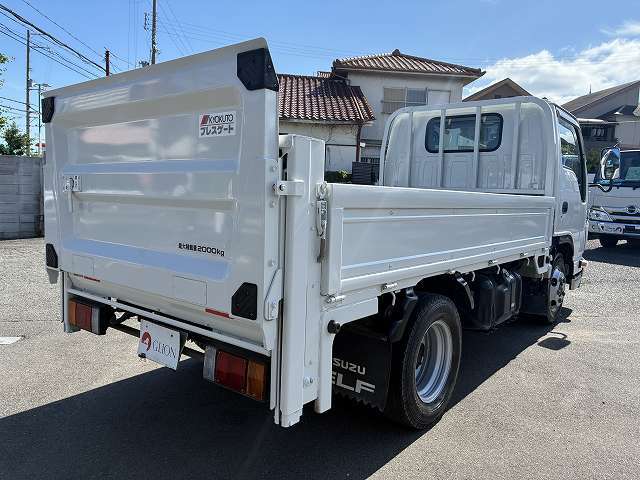 Isuzu Elf 6