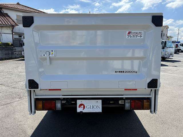 Isuzu Elf 7