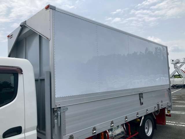 Mitsubishi Fuso Canter 12