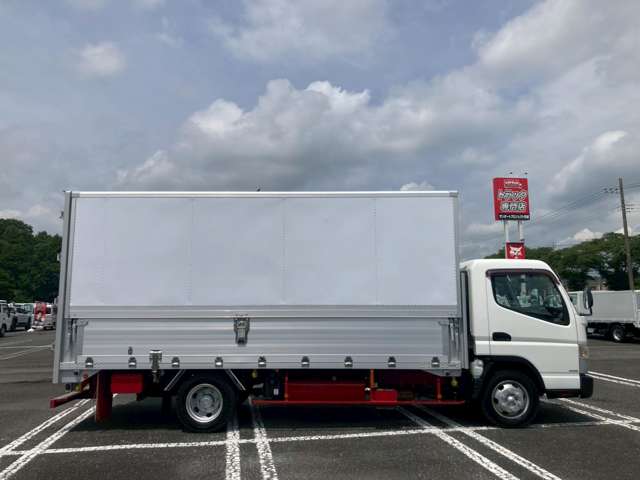 Mitsubishi Fuso Canter 4