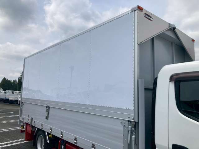 Mitsubishi Fuso Canter 9