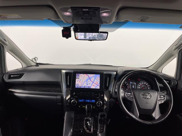 Toyota Alphard 5