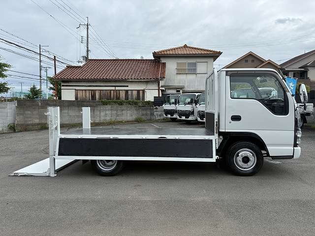 Isuzu Elf 12