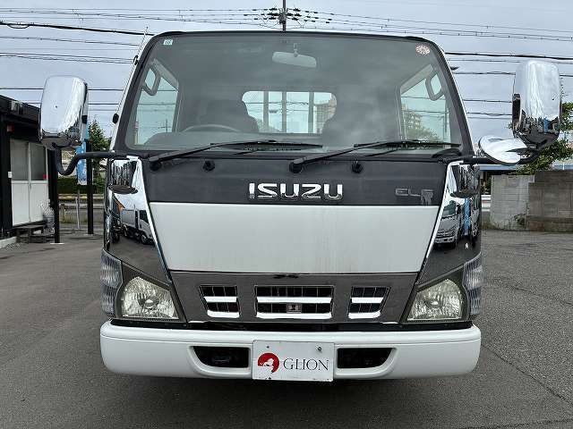 Isuzu Elf 2