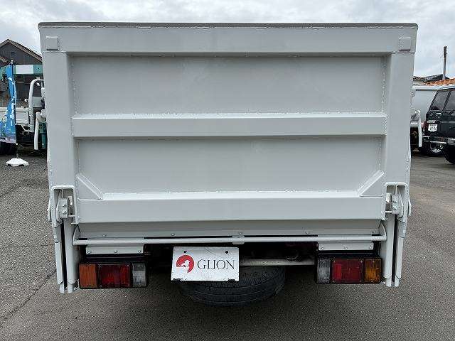 Isuzu Elf 7