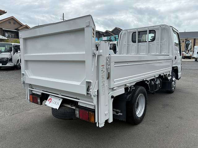 Isuzu Elf 8