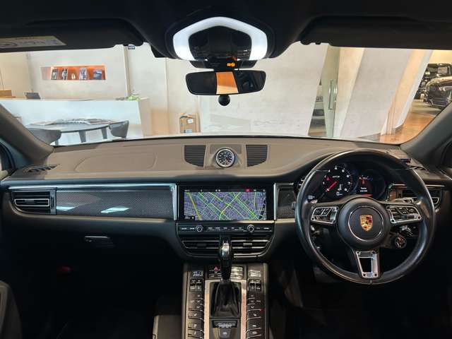 Porsche Macan 6