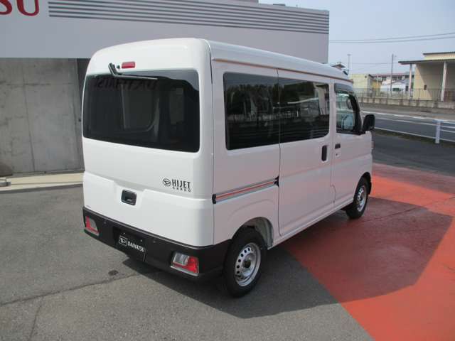 Daihatsu Hijet Cargo 5
