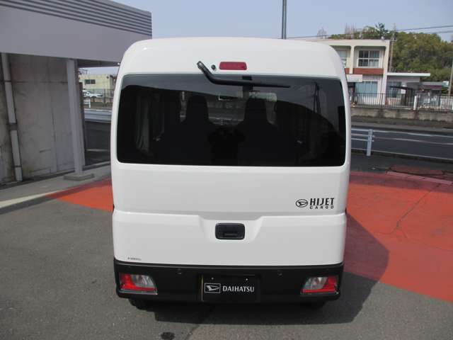 Daihatsu Hijet Cargo 6